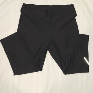 Xersion Women's Fitted Workout Capri's Size M